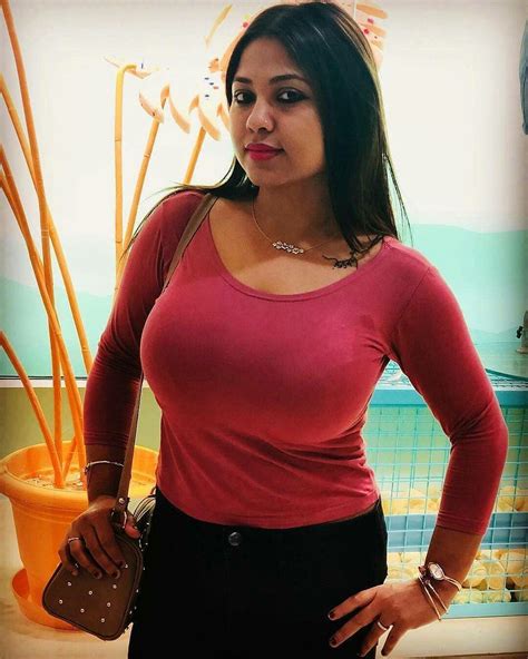 indian huge cleavage